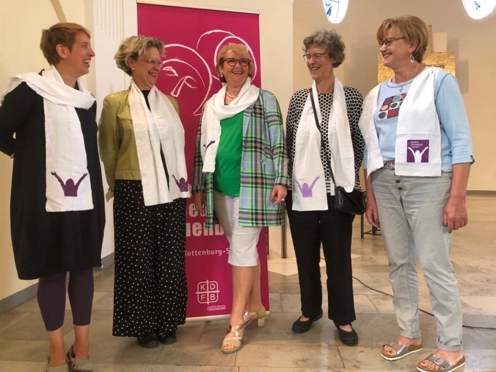 Frauen treffen aalen