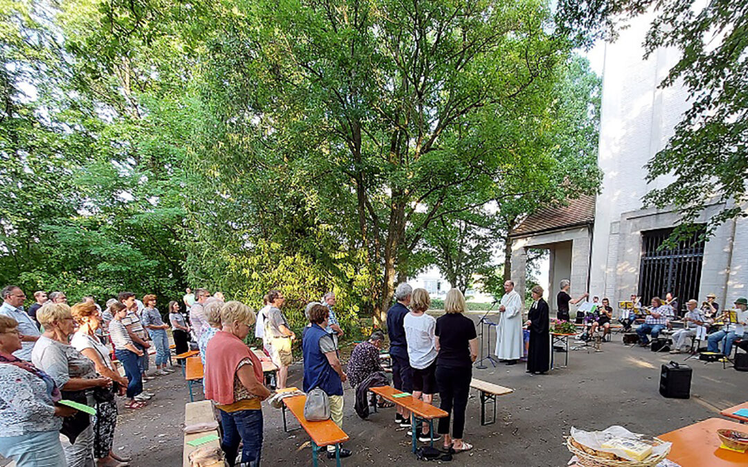 Ökumenischer Gottesdienst am Mahnmal