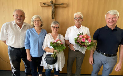 Noch dreimal Christbaum aufstellen – Hausmeistergespann feiert Dienstjubiläum