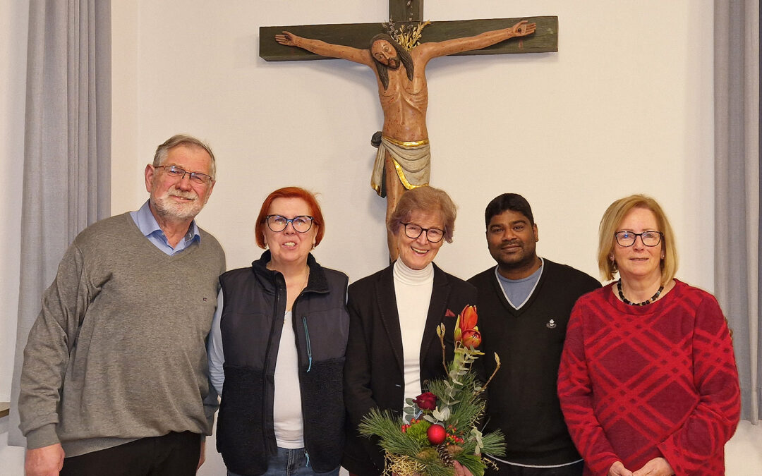 Chor der Salvatorkirche ehrt langjährige Sängerinnen