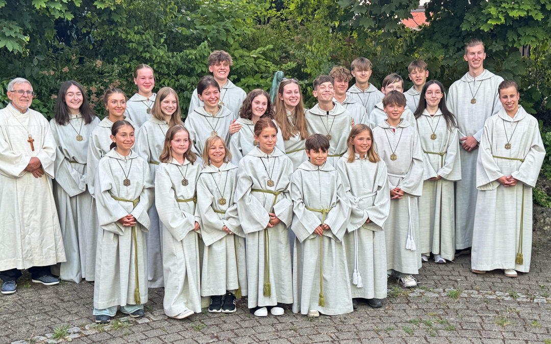 Feierliche Amtsübergabe bei den Minis in St. Bonifatius