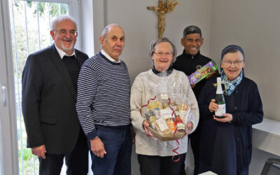 Geschenkübergabe Preisrätsel